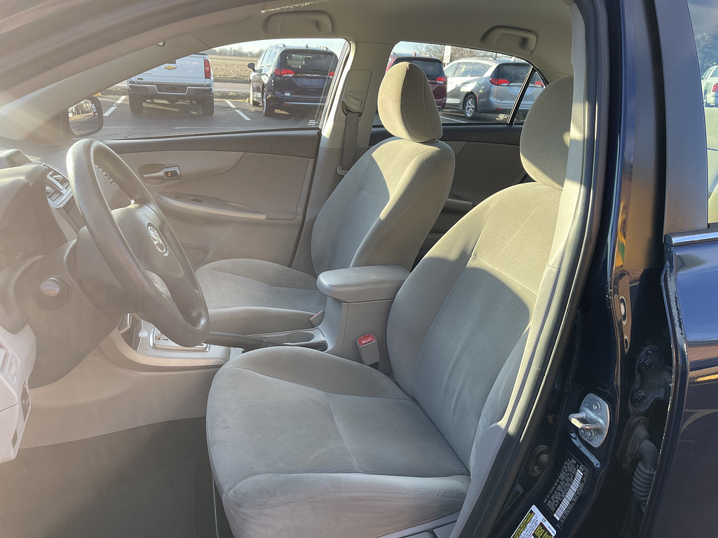 2013 Toyota Corolla BASE S LE Located at Dave's GreenLight Auto Sales slide-image