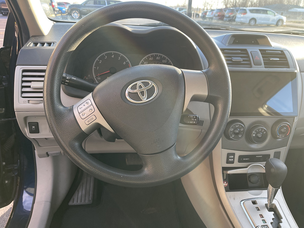 2013 Toyota Corolla BASE S LE Located at Dave's GreenLight Auto Sales slide-image