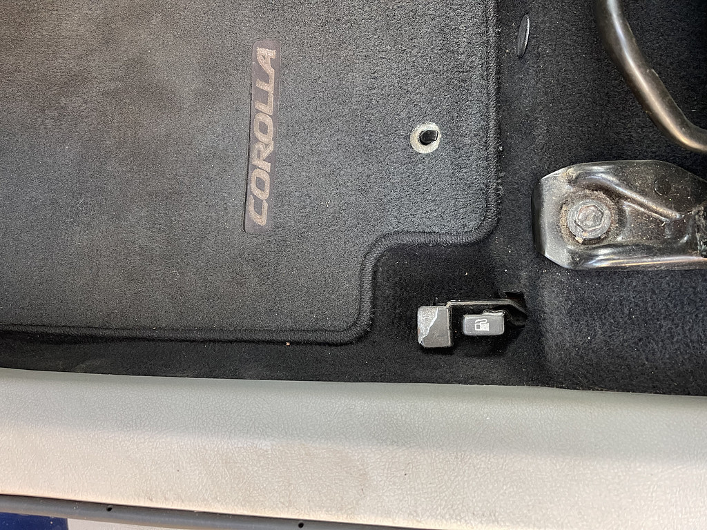 2013 Toyota Corolla BASE S LE Located at Dave's GreenLight Auto Sales light-box-slides