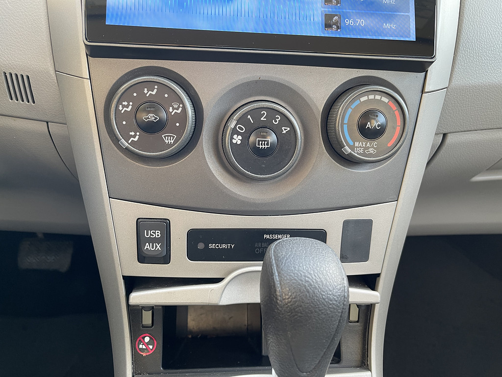 2013 Toyota Corolla BASE S LE Located at Dave's GreenLight Auto Sales light-box-slides