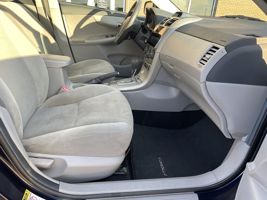 2013 Toyota Corolla BASE S LE Located at Dave's GreenLight Auto Sales light-box-slides