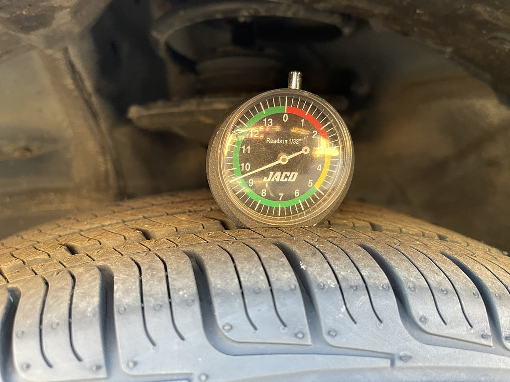 2013 Toyota Corolla BASE S LE Located at Dave's GreenLight Auto Sales slide-image