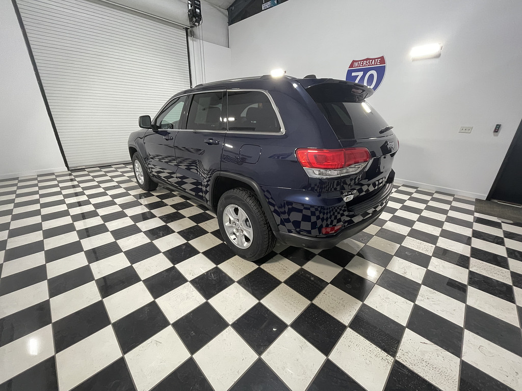 2016 Jeep GRAND CHEROKEE LARED Located at Dave's GreenLight Auto Sales light-box-slides