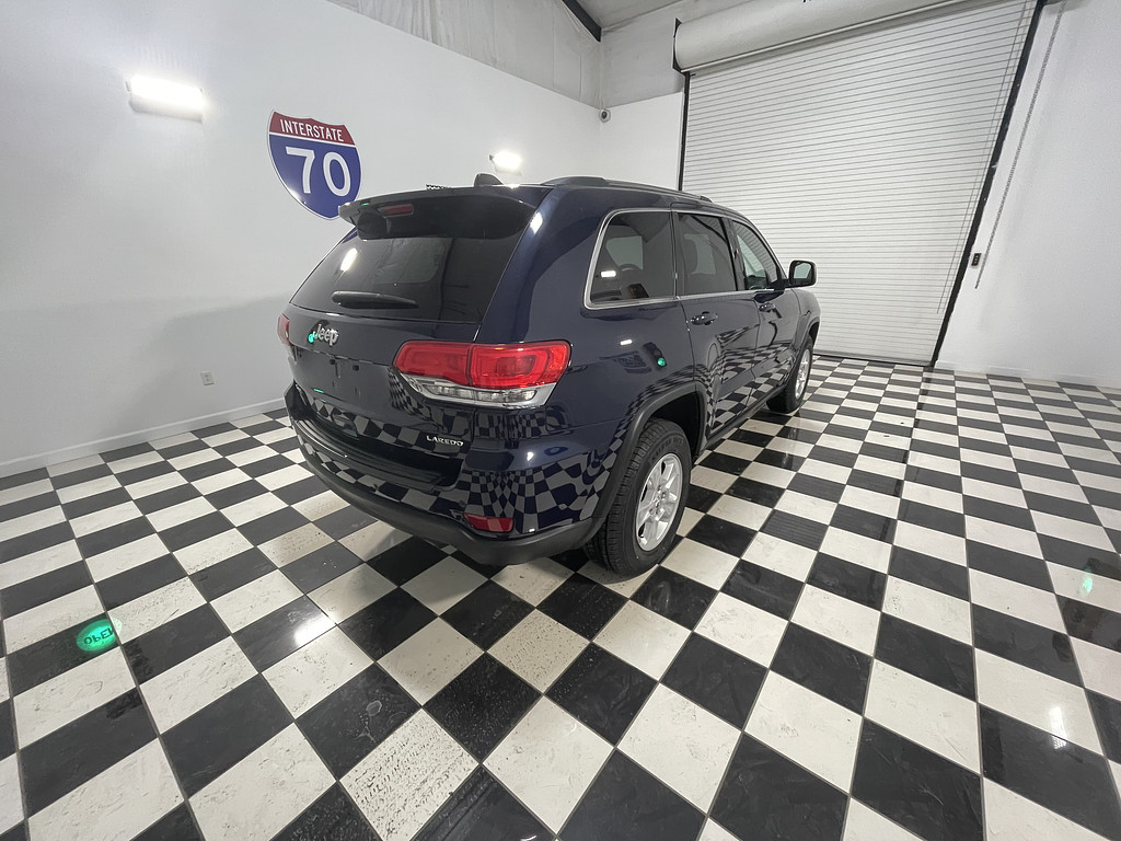 2016 Jeep GRAND CHEROKEE LARED Located at Dave's GreenLight Auto Sales light-box-slides