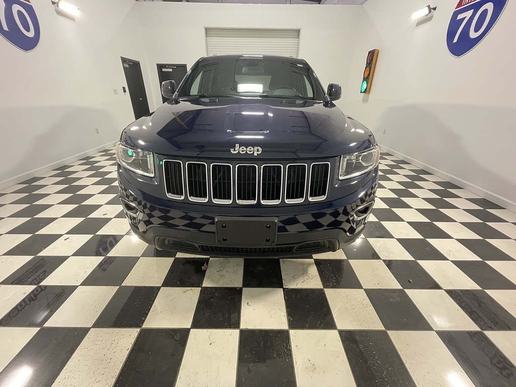 2016 Jeep GRAND CHEROKEE LARED Located at Dave's GreenLight Auto Sales light-box-slides