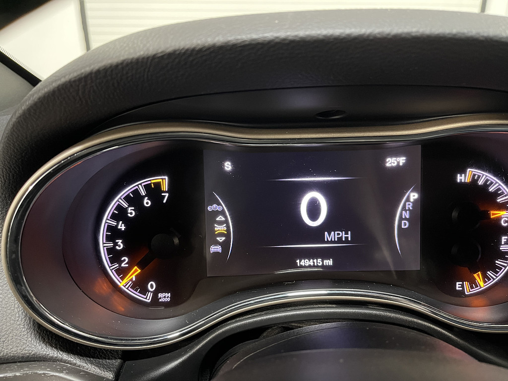 2016 Jeep GRAND CHEROKEE LARED Located at Dave's GreenLight Auto Sales slide-image