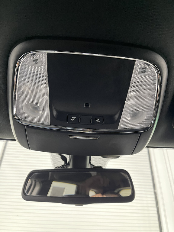 2016 Jeep GRAND CHEROKEE LARED Located at Dave's GreenLight Auto Sales slide-image