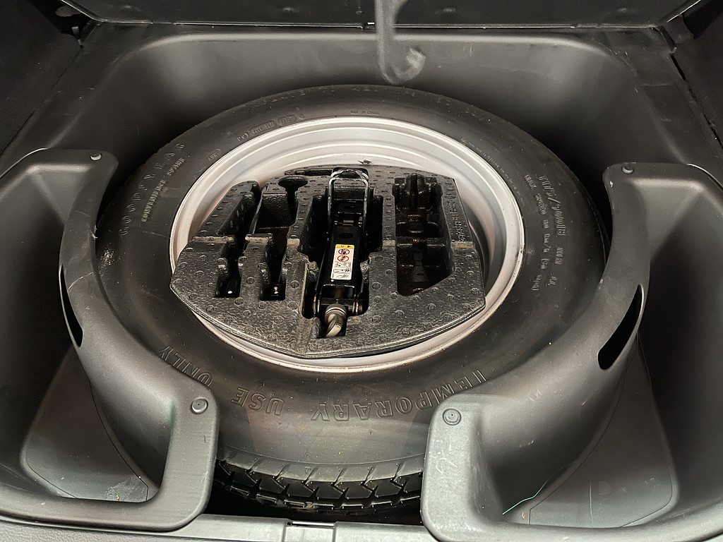 2016 Jeep GRAND CHEROKEE LARED Located at Dave's GreenLight Auto Sales slide-image