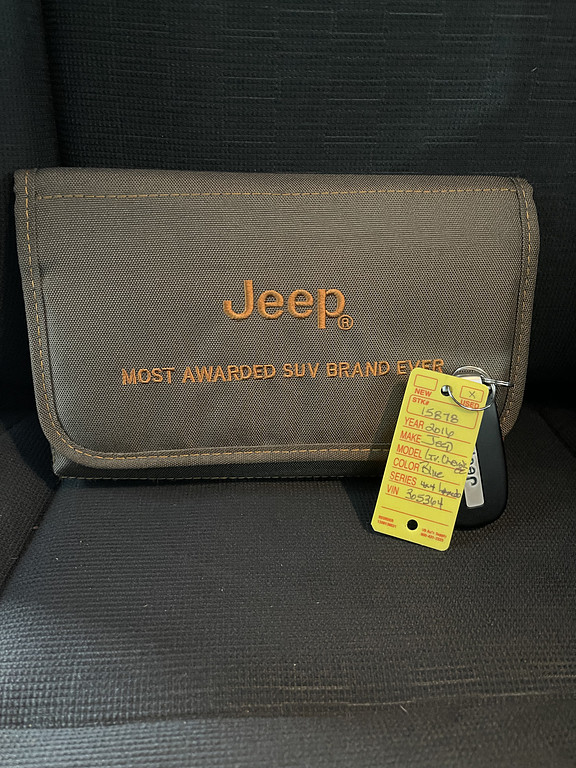 2016 Jeep GRAND CHEROKEE LARED Located at Dave's GreenLight Auto Sales light-box-slides