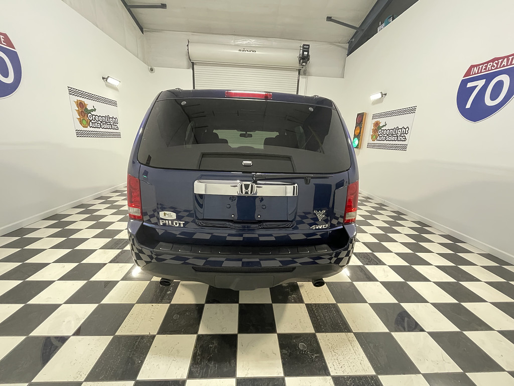 2015 Honda PILOT EXL Located at Dave's GreenLight Auto Sales slide-image