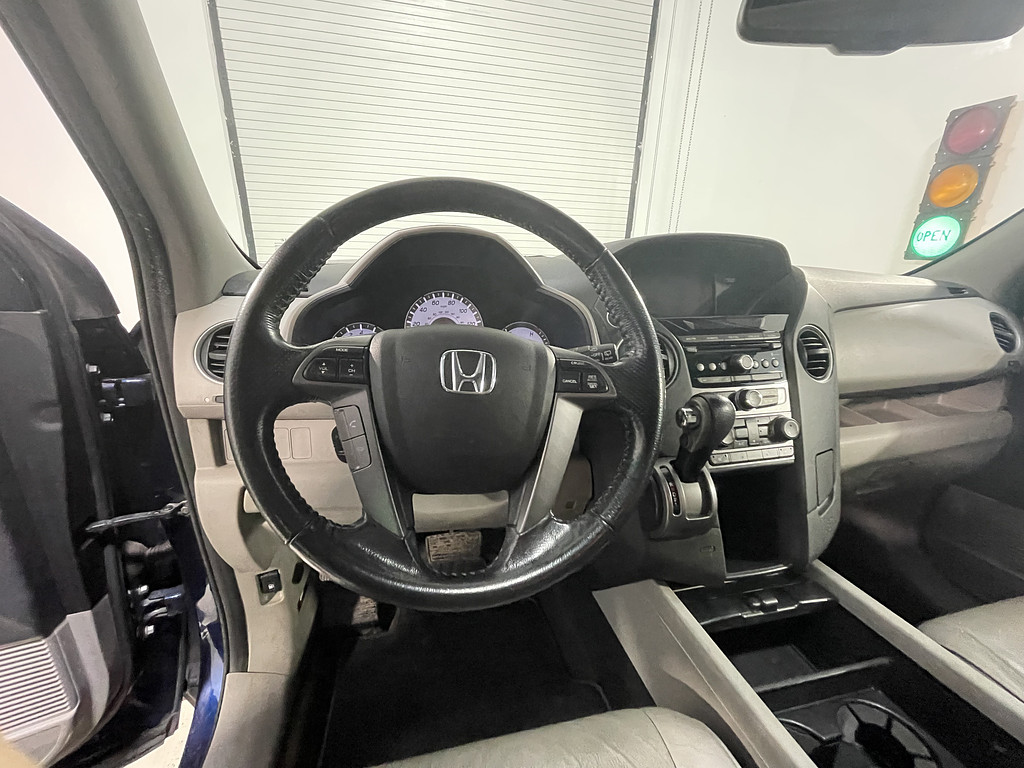 2015 Honda PILOT EXL Located at Dave's GreenLight Auto Sales slide-image