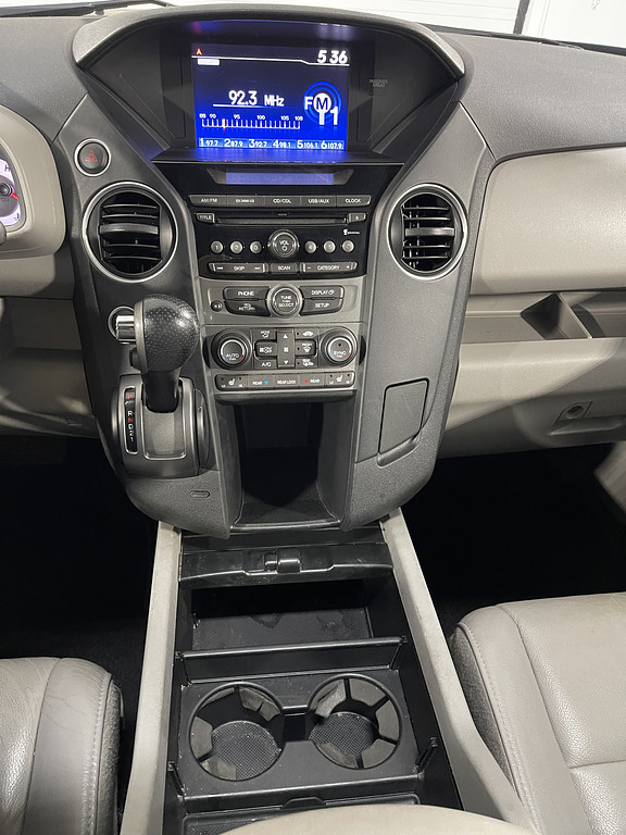 2015 Honda PILOT EXL Located at Dave's GreenLight Auto Sales slide-image