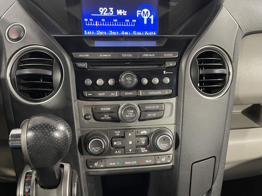 2015 Honda PILOT EXL Located at Dave's GreenLight Auto Sales slide-image