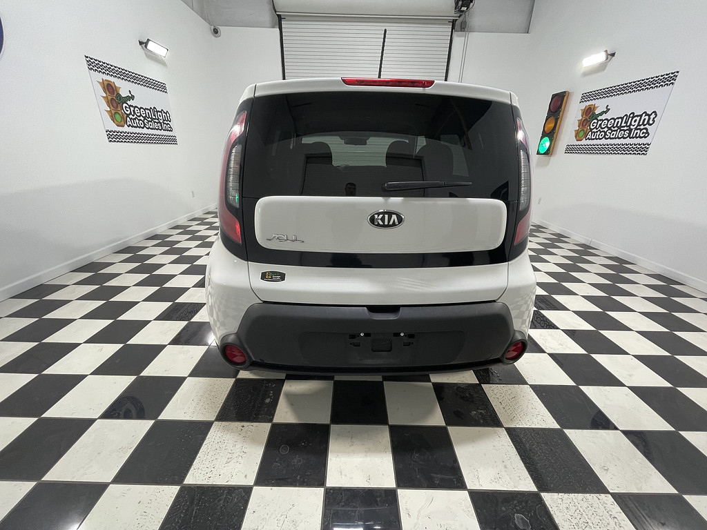 2015 Kia Soul base Located at Dave's GreenLight Auto Sales slide-image