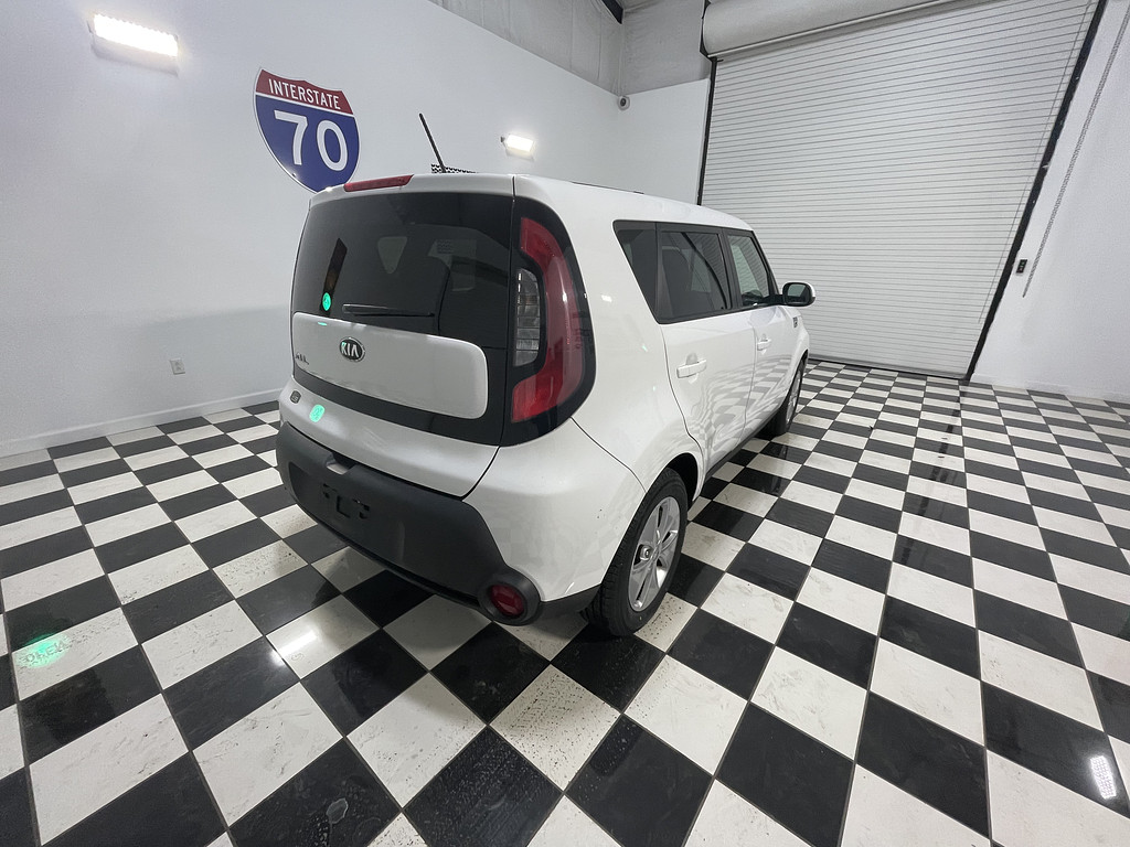 2015 Kia Soul base Located at Dave's GreenLight Auto Sales slide-image