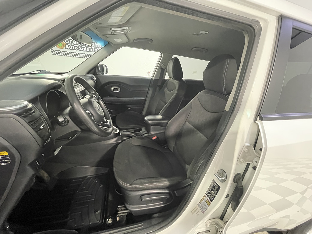 2015 Kia Soul base Located at Dave's GreenLight Auto Sales slide-image