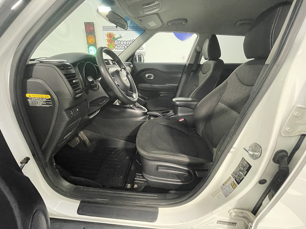 2015 Kia Soul base Located at Dave's GreenLight Auto Sales slide-image