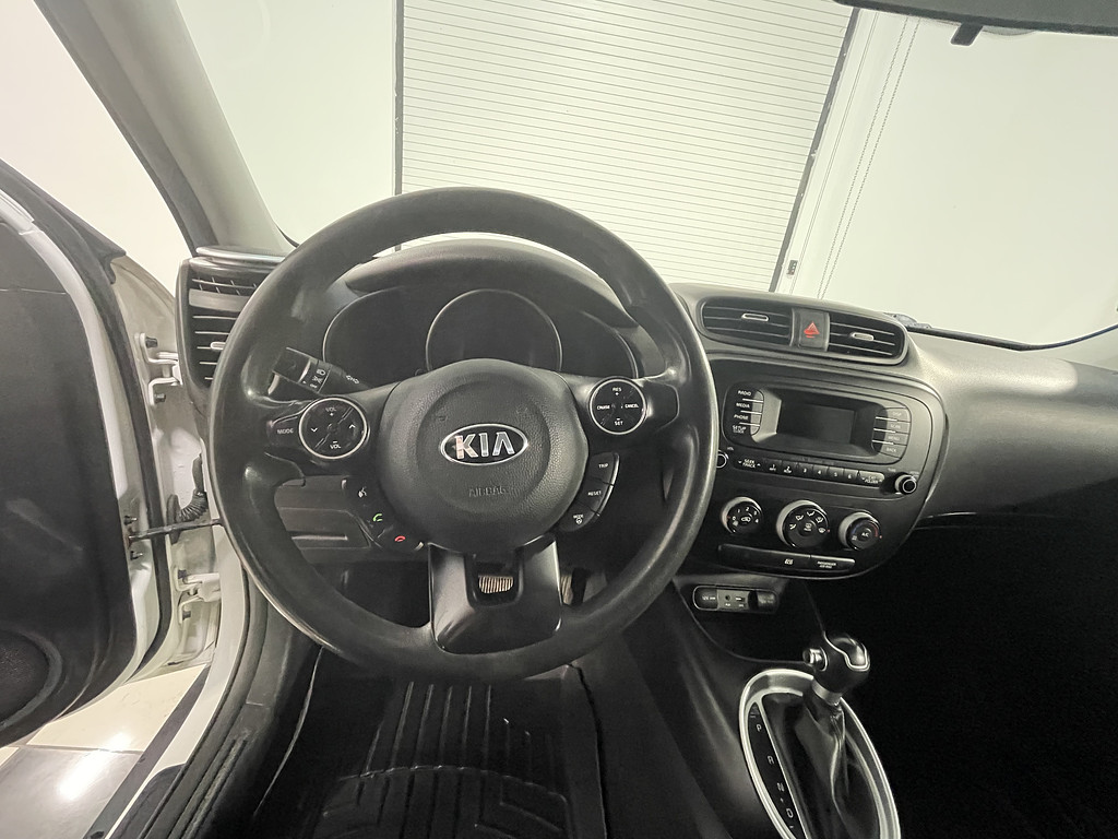 2015 Kia Soul base Located at Dave's GreenLight Auto Sales slide-image