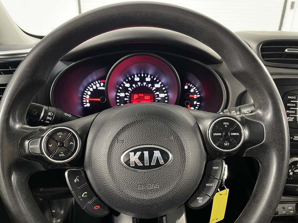 2015 Kia Soul base Located at Dave's GreenLight Auto Sales slide-image