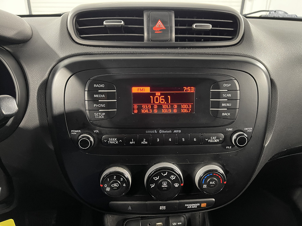 2015 Kia Soul base Located at Dave's GreenLight Auto Sales slide-image