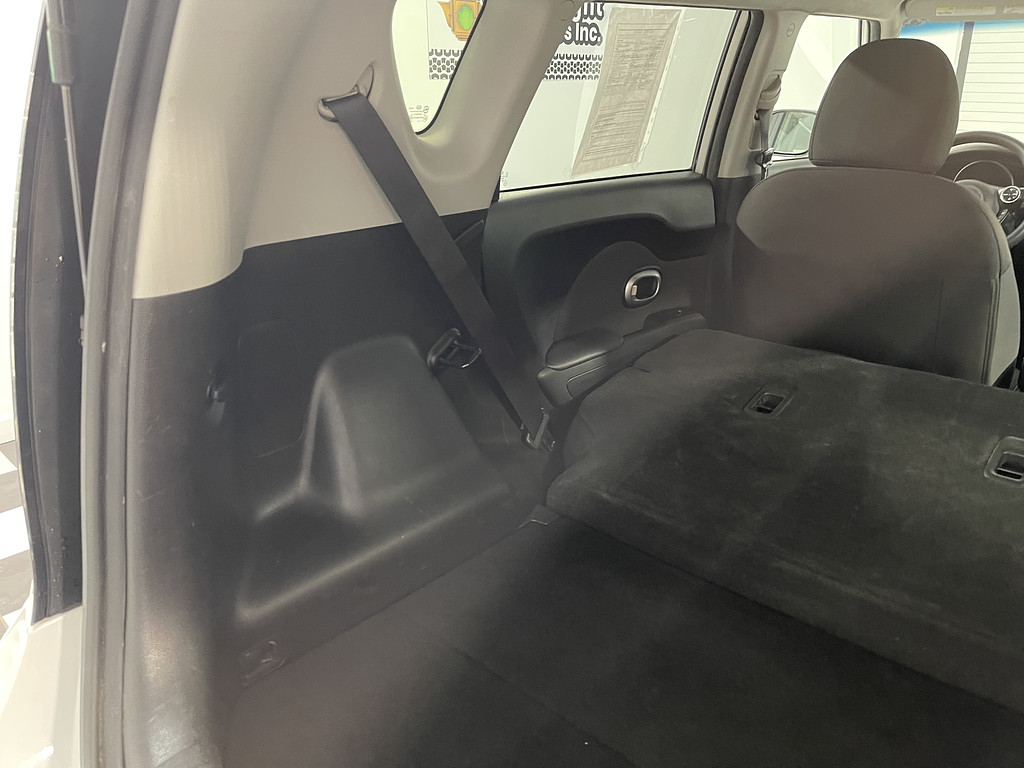 2015 Kia Soul base Located at Dave's GreenLight Auto Sales slide-image