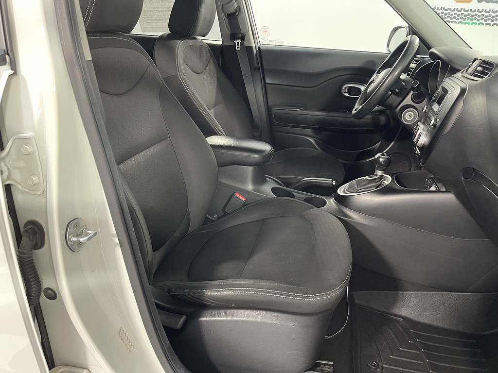 2015 Kia Soul base Located at Dave's GreenLight Auto Sales slide-image