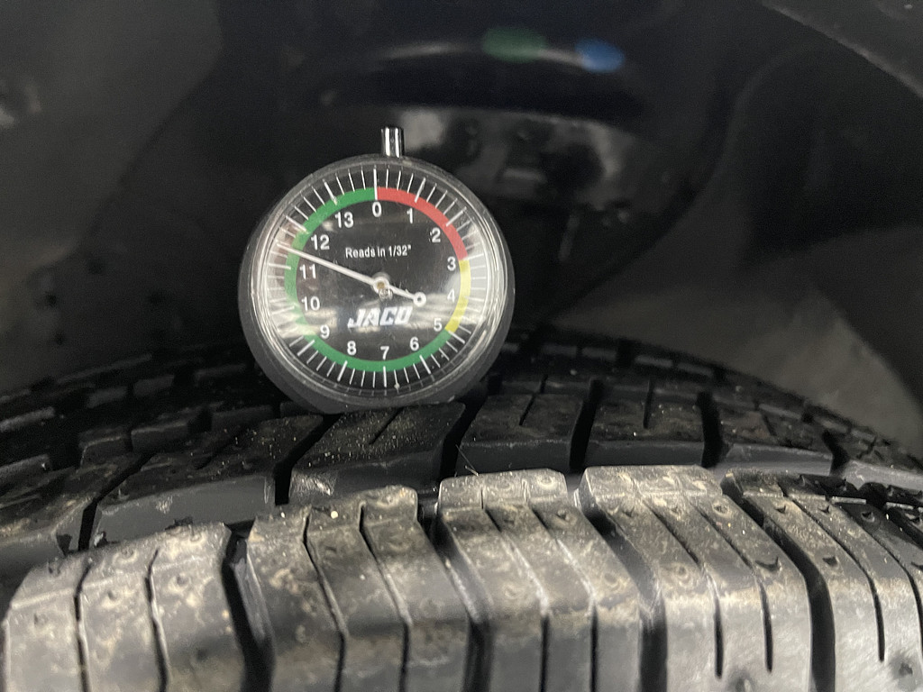 2015 Kia Soul base Located at Dave's GreenLight Auto Sales slide-image