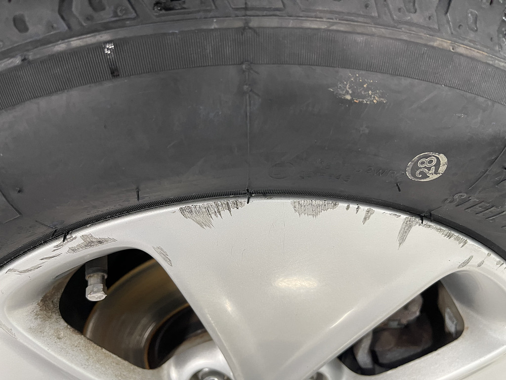 2015 Kia Soul base Located at Dave's GreenLight Auto Sales slide-image