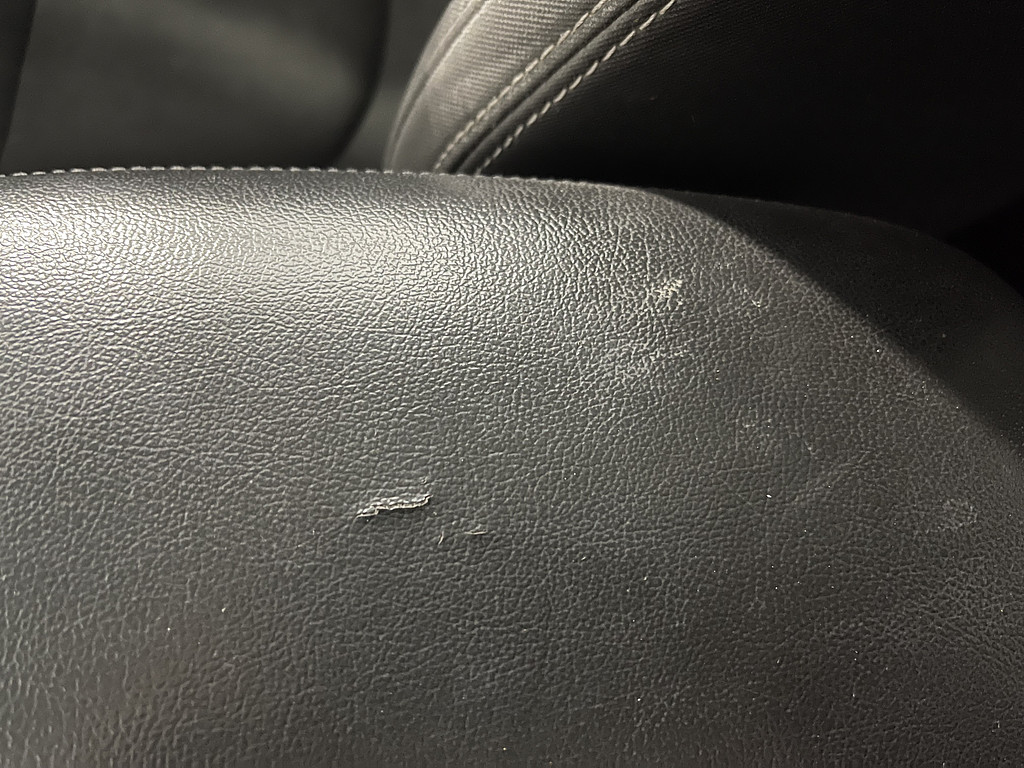 2015 Kia Soul base Located at Dave's GreenLight Auto Sales slide-image