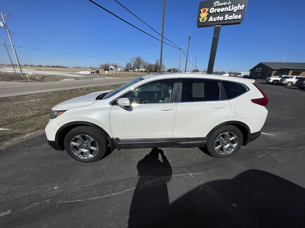 2018 Honda CR-V EX-L Located at Dave's GreenLight Auto Sales light-box-slides