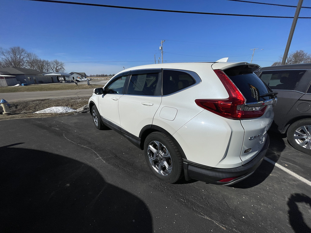 2018 Honda CR-V EX-L Located at Dave's GreenLight Auto Sales light-box-slides