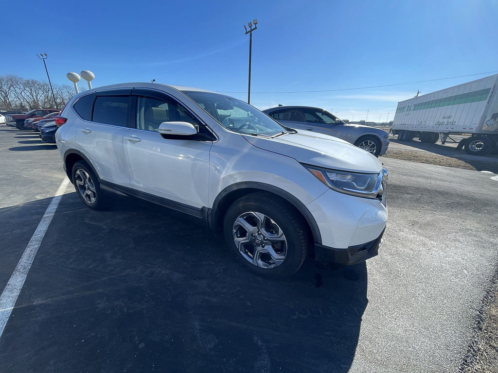 2018 Honda CR-V EX-L Located at Dave's GreenLight Auto Sales light-box-slides