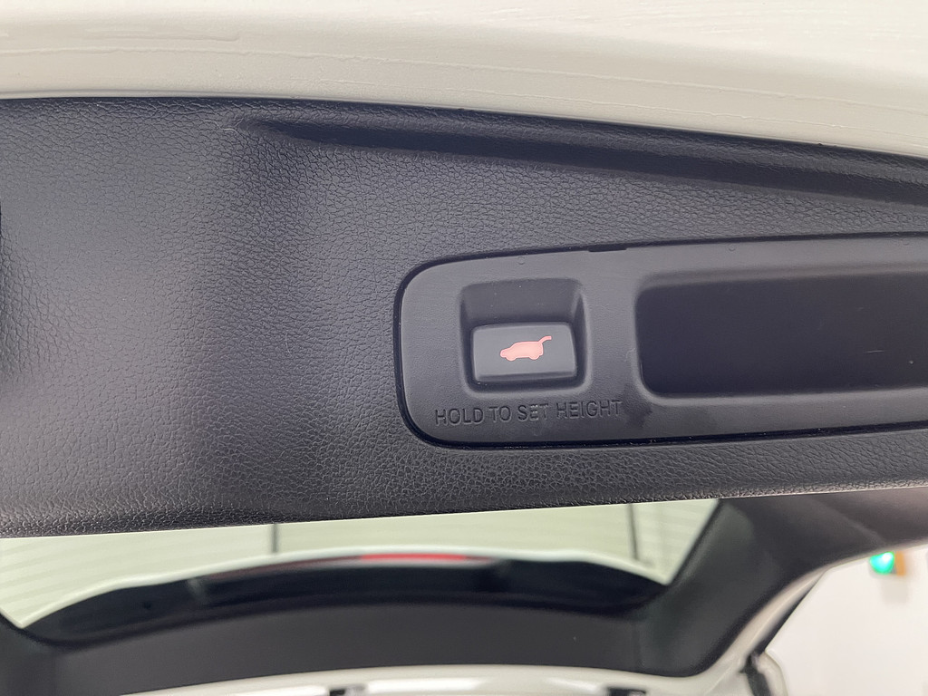 2018 Honda CR-V EX-L Located at Dave's GreenLight Auto Sales slide-image