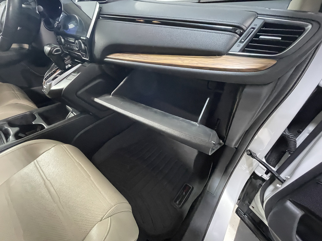 2018 Honda CR-V EX-L Located at Dave's GreenLight Auto Sales light-box-slides