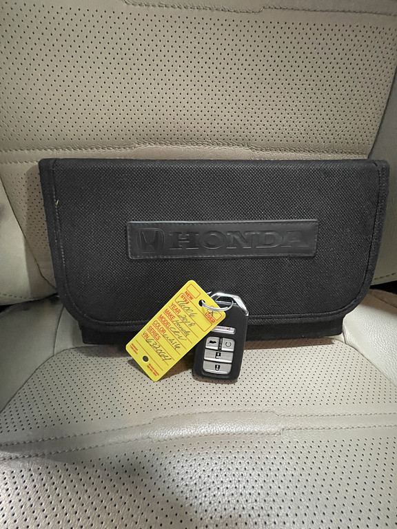 2018 Honda CR-V EX-L Located at Dave's GreenLight Auto Sales light-box-slides