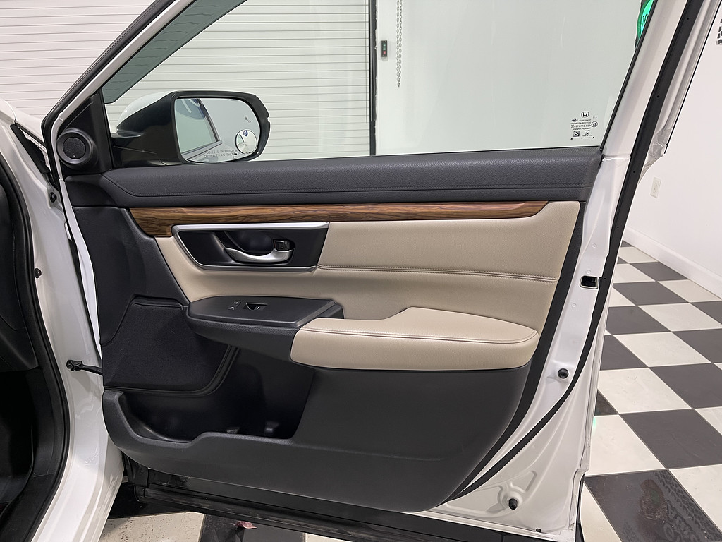 2018 Honda CR-V EX-L Located at Dave's GreenLight Auto Sales slide-image