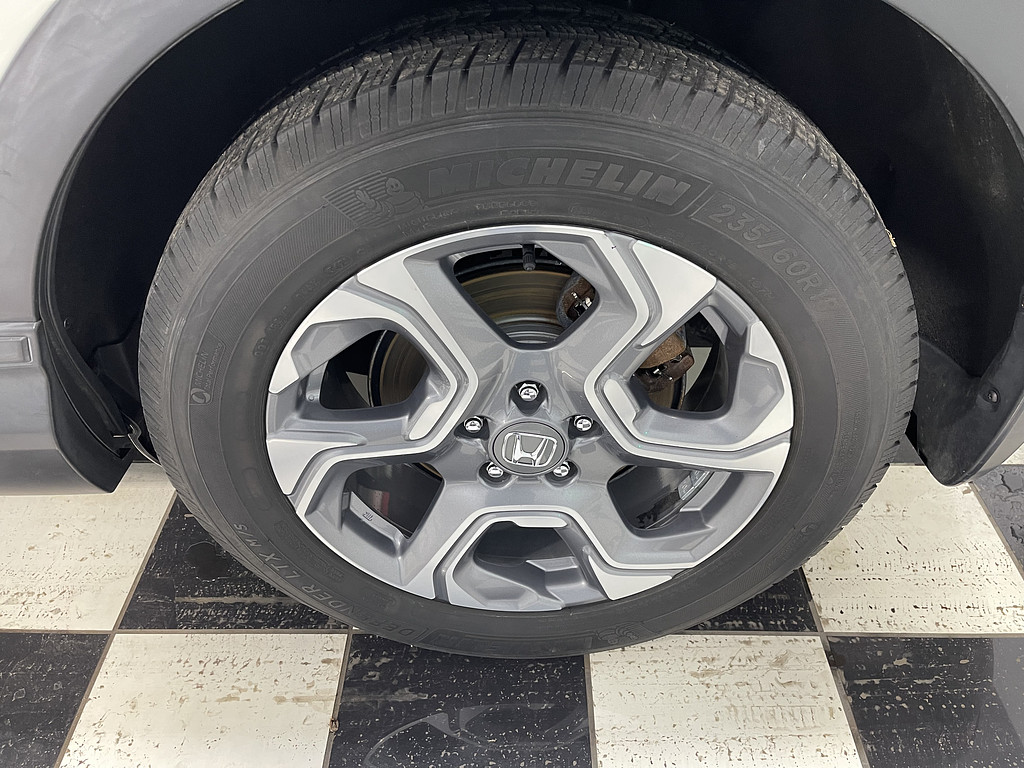 2018 Honda CR-V EX-L Located at Dave's GreenLight Auto Sales light-box-slides