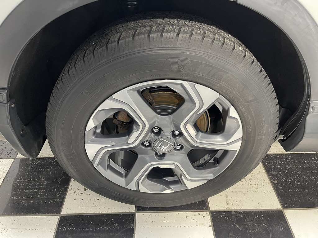 2018 Honda CR-V EX-L Located at Dave's GreenLight Auto Sales light-box-slides