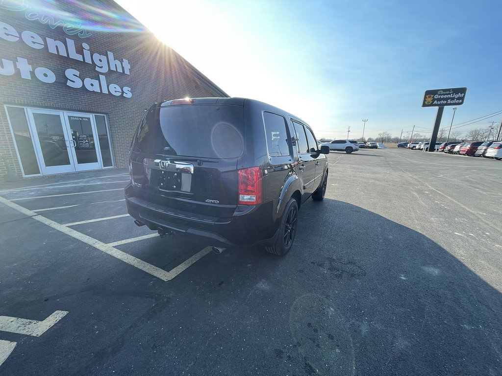2014 Honda PILOT EX Located at Dave's GreenLight Auto Sales light-box-slides