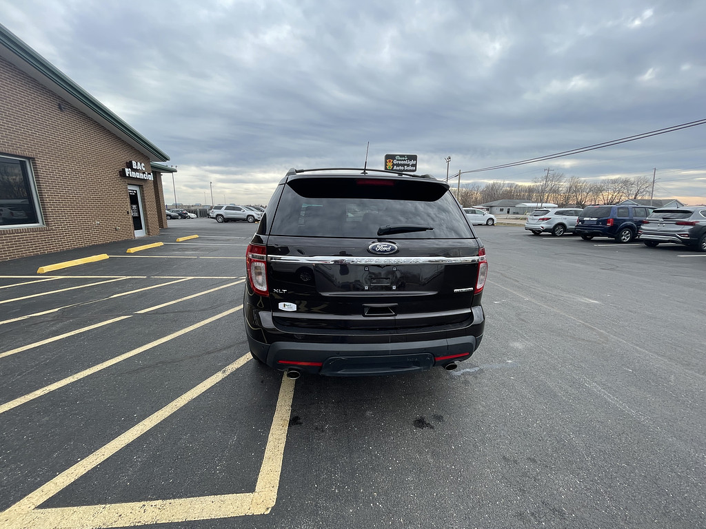 2014 Ford Explorer XLT Located at Dave's GreenLight Auto Sales slide-image