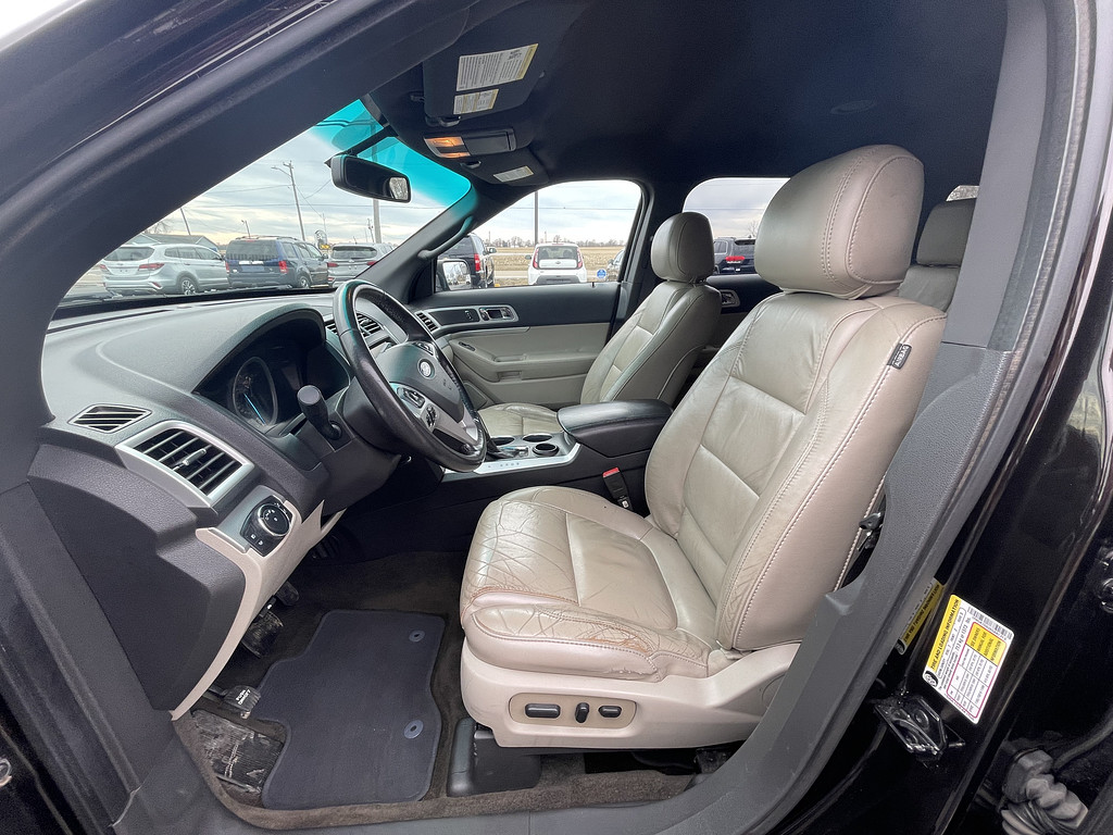 2014 Ford Explorer XLT Located at Dave's GreenLight Auto Sales light-box-slides