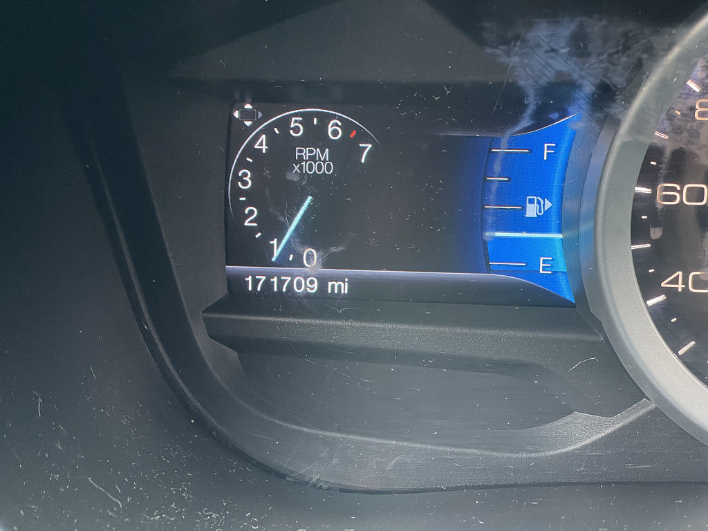 2014 Ford Explorer XLT Located at Dave's GreenLight Auto Sales slide-image