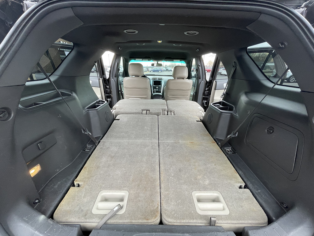 2014 Ford Explorer XLT Located at Dave's GreenLight Auto Sales light-box-slides