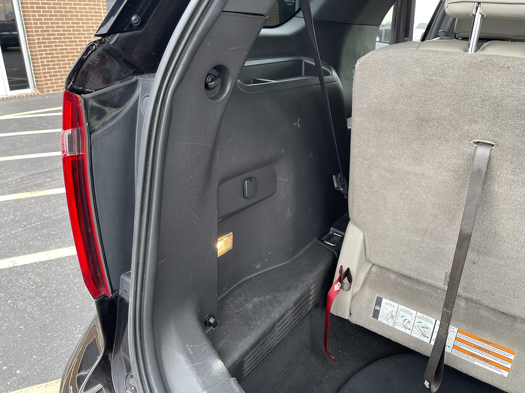 2014 Ford Explorer XLT Located at Dave's GreenLight Auto Sales slide-image