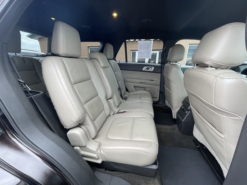 2014 Ford Explorer XLT Located at Dave's GreenLight Auto Sales light-box-slides