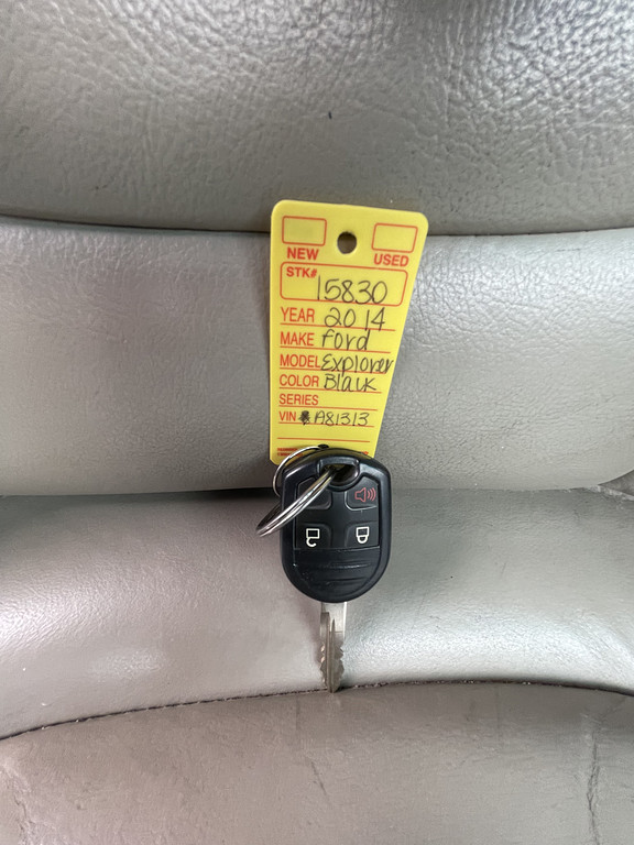 2014 Ford Explorer XLT Located at Dave's GreenLight Auto Sales light-box-slides