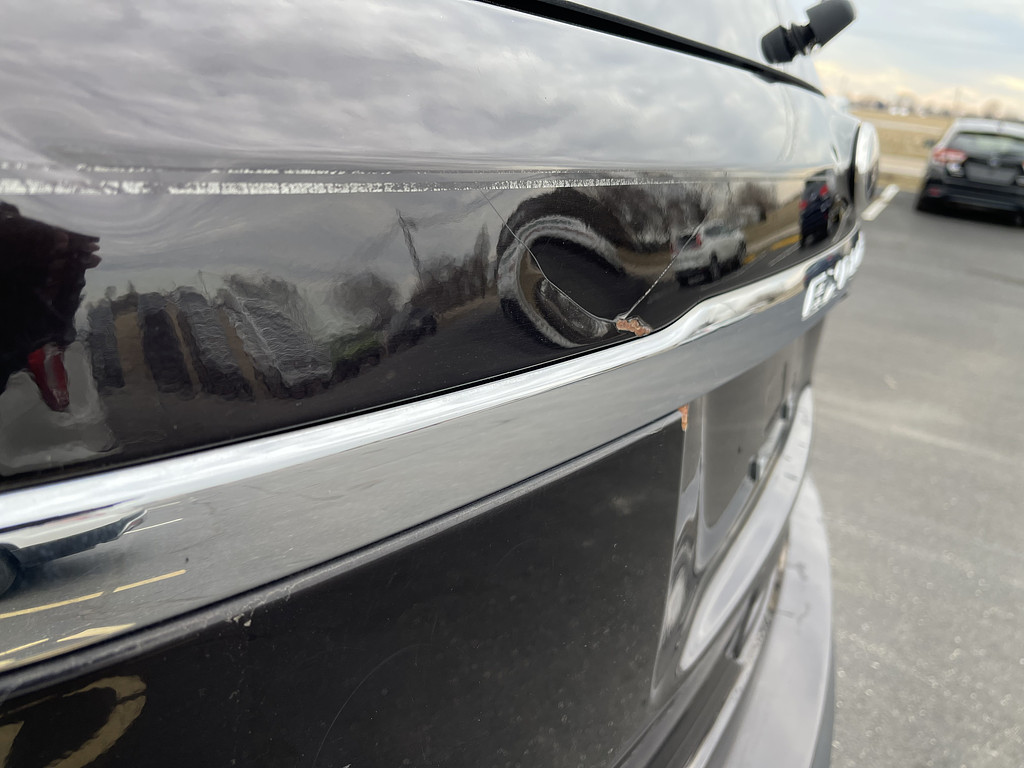 2014 Ford Explorer XLT Located at Dave's GreenLight Auto Sales slide-image