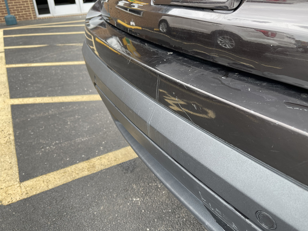 2014 Ford Explorer XLT Located at Dave's GreenLight Auto Sales slide-image