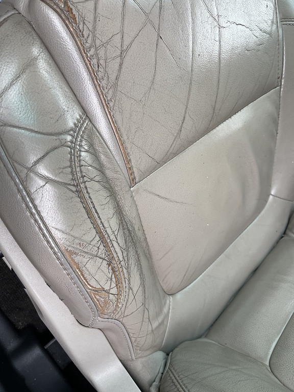 2014 Ford Explorer XLT Located at Dave's GreenLight Auto Sales slide-image