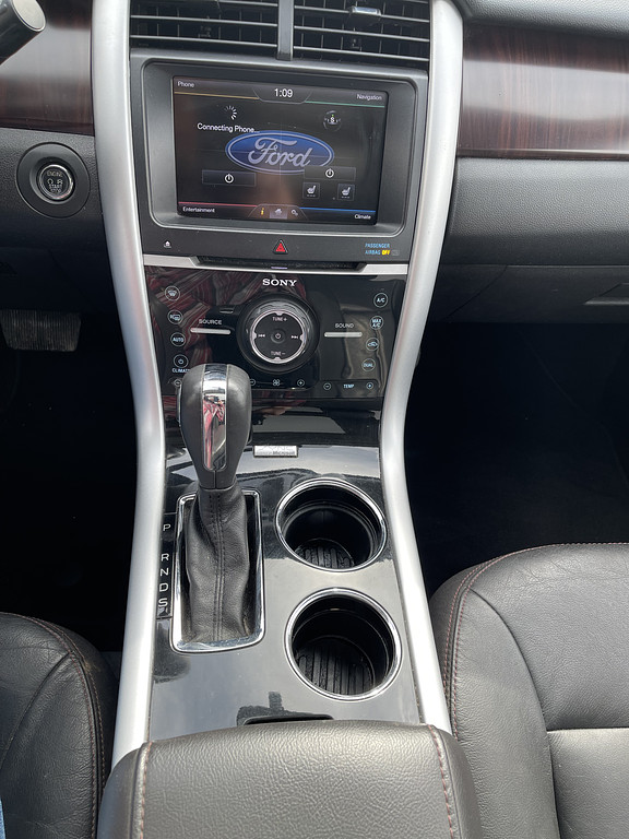 2013 Ford EDGE LIMITED Located at Dave's GreenLight Auto Sales light-box-slides